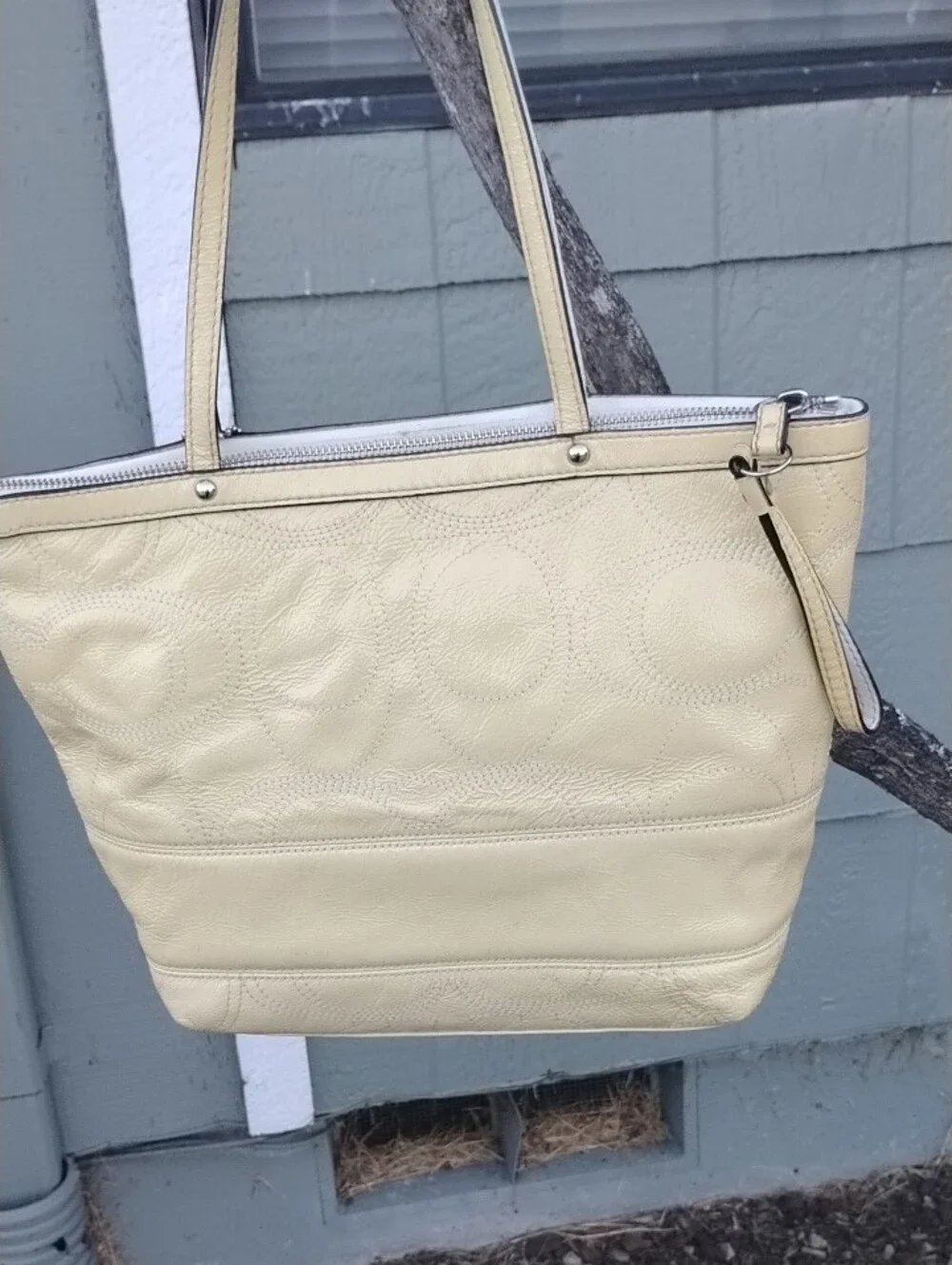 COACH Pale Yellow Leather Tote with Signature Medallion - Picture 3 of 6
